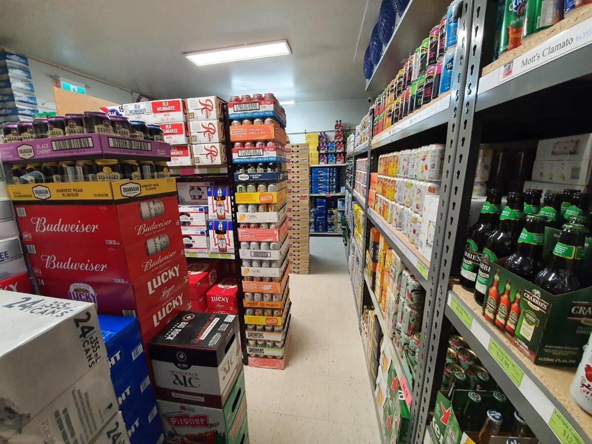 Sundre Motor Inn المظهر الخارجي الصورة